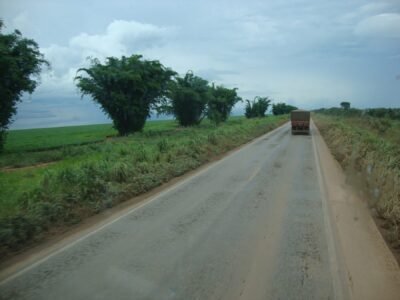 Dois militares do Exército morrem em colisão com carreta na BR-163, em Mato Grosso do Sul