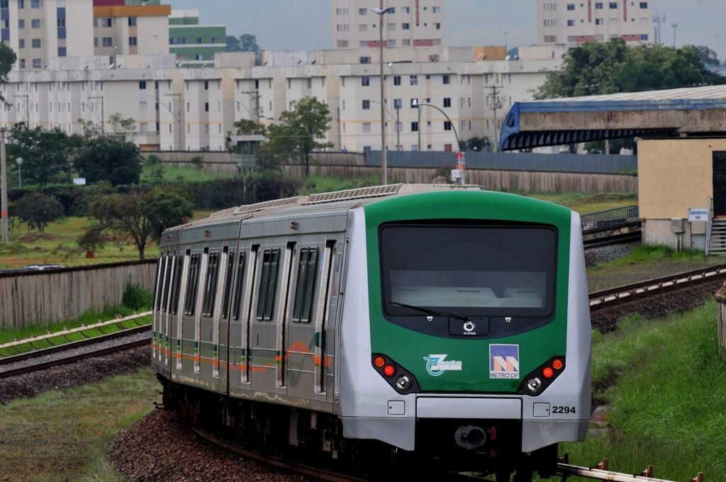 Trem série 2000 do Metrô-DF