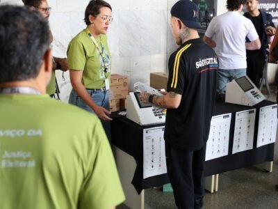 Horário da eleição 2026: votação vai das 8h às 17h de Brasília; veja o horário no seu estado
