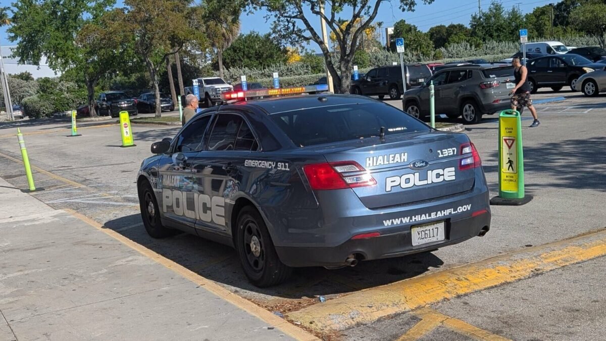 Adolescente de 17 anos é acusado como adulto por tiroteio em Hialeah, na Flórida