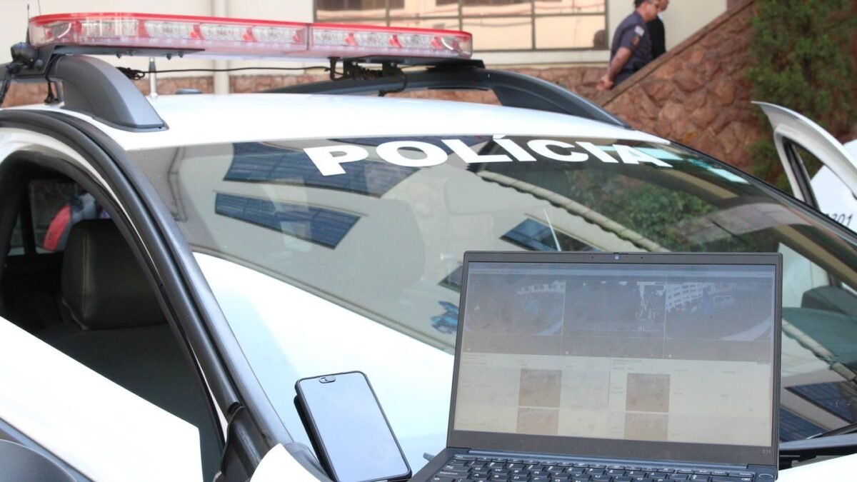 Felipe Sertanejo diz ter sido alvo de tiro no carro blindado em SP