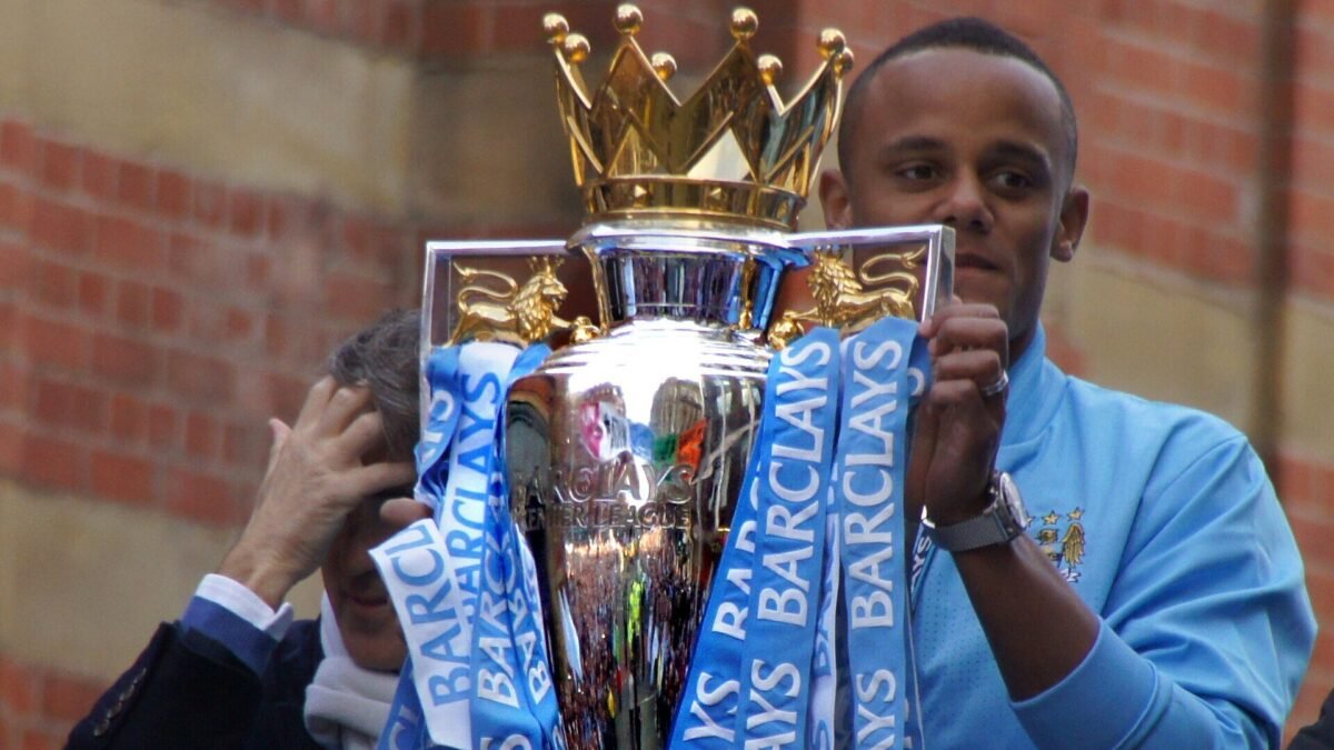Kompany passa mal em treino do Bayern e é levado a hospital em Munique