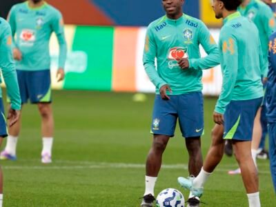 Vini Jr. deixa de seguir amigos de Virginia Fonseca após fim do namoro