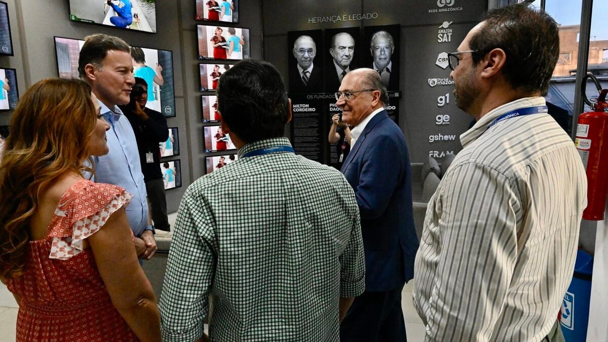 Ayres Rocha, apresentador do JAC2 por 30 anos, morre aos 62 anos em Rio Branco