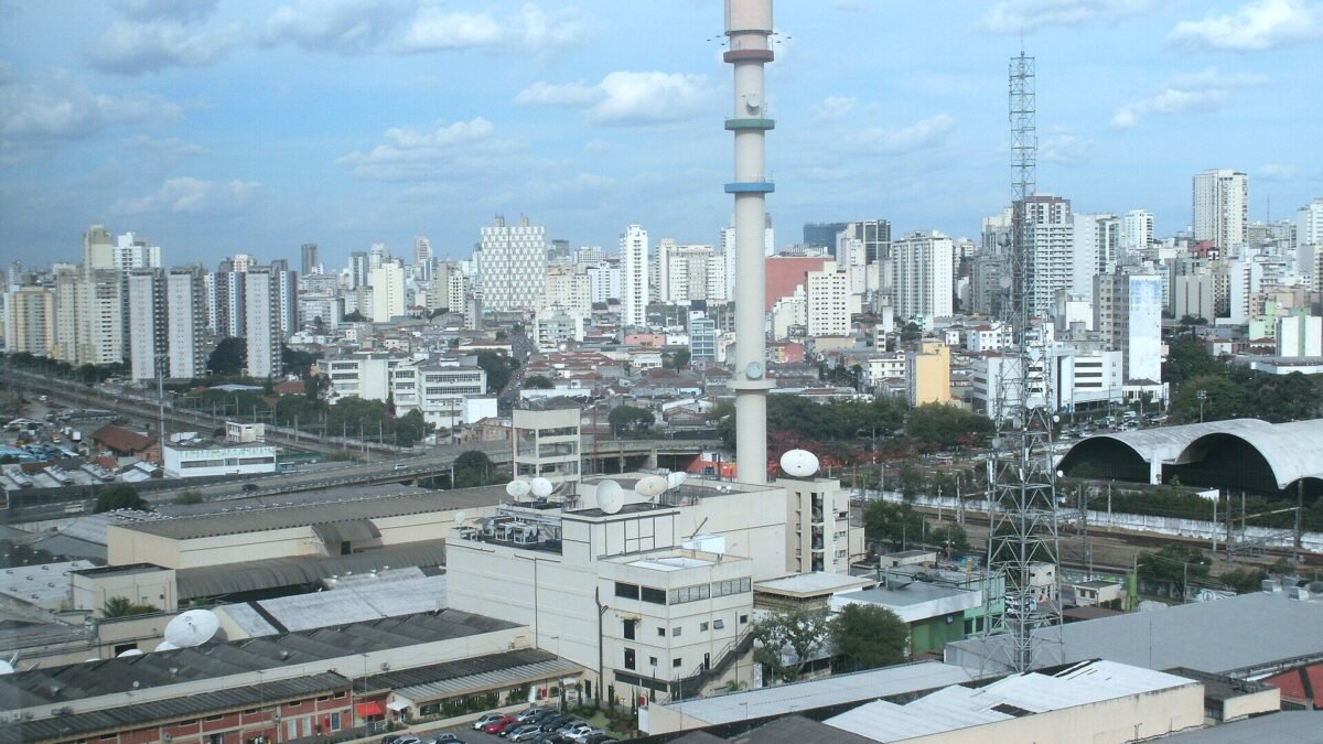 Tina Calamba lidera enquetes parciais na roça de A Fazenda 18; resultado sai nesta quinta