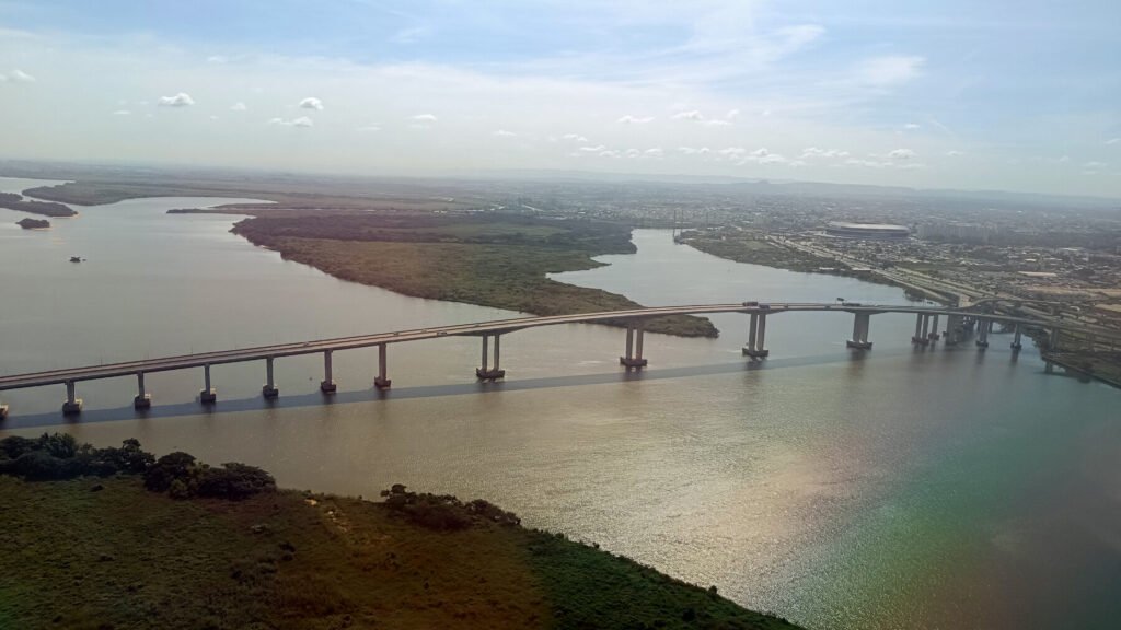 Vista aérea de Porto Alegre, um ano após os temporais que atingiram mais de 400 municípios gaúchos