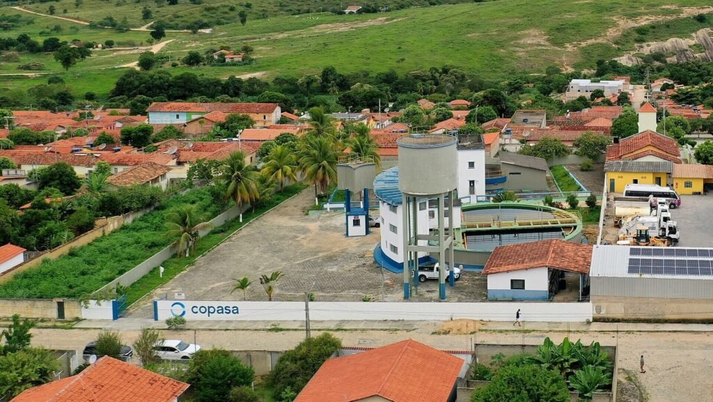 Vista aérea de unidade da Copasa em Rubim (MG)