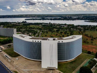 TSE proíbe Globo de exibir púlpito vazio de Lula no debate desta quinta