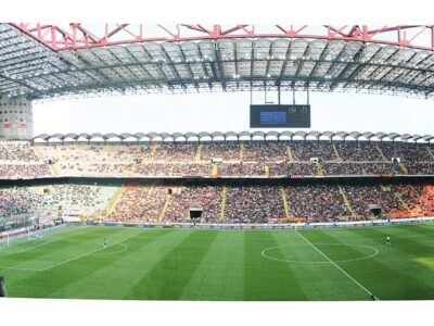 Milan x Atalanta joga às 13h e passa no Disney+; CazéTV e ESPN aparecem em listas diferentes