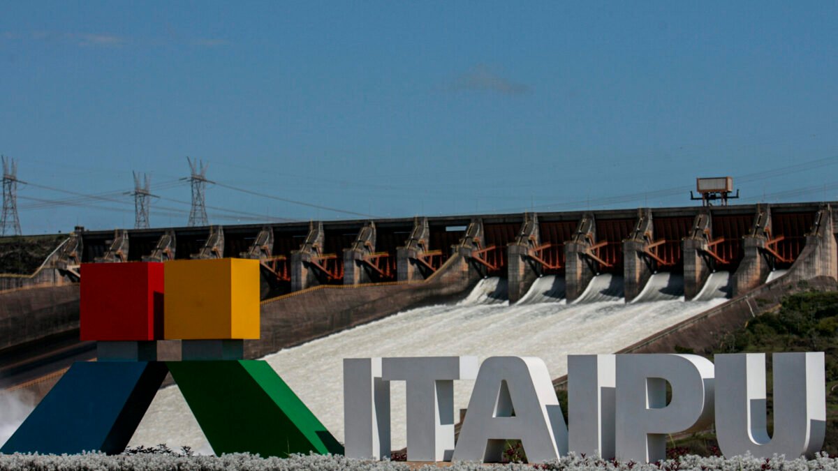 Rio Paraná chega a 115,39 m na Ponte da Amizade e Itaipu alerta para impacto em Foz