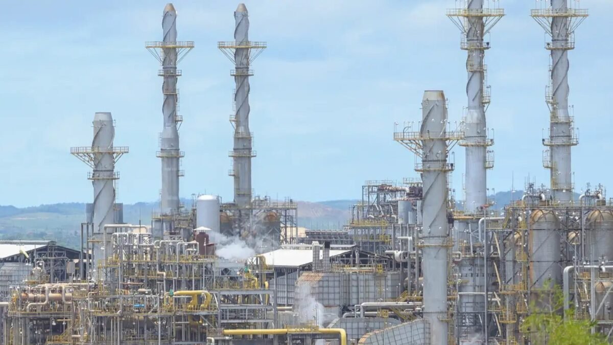 Petróleo Brent fecha a US$ 109,86, maior valor desde 19 de maio