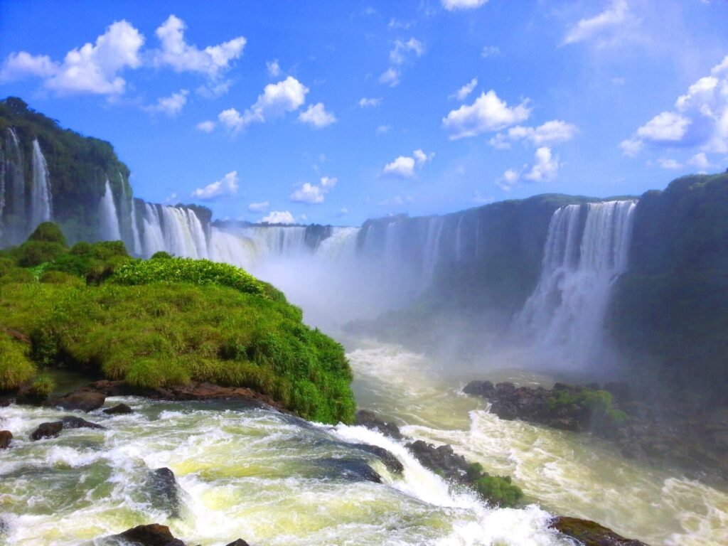Vista das Cataratas do Iguaçu, em Foz do Iguaçu (PR)