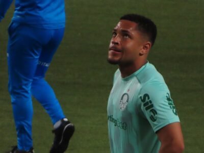 Vitor Roque deve voltar ao time do Palmeiras contra o Vasco na semifinal da Copa do Brasil